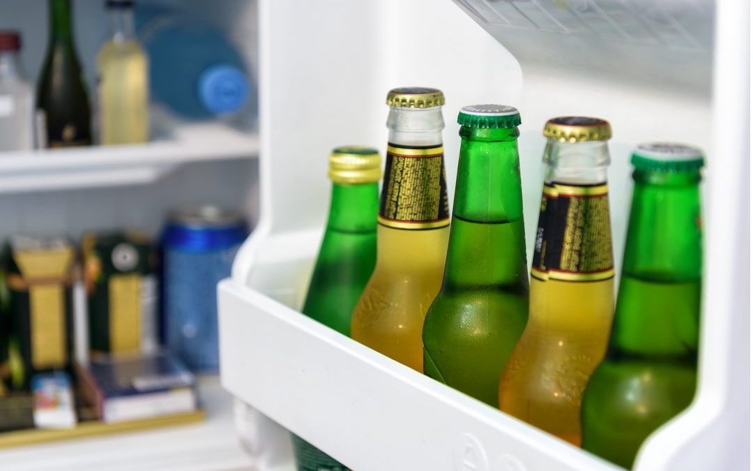 Quelle est la différence entre un mini bar et un frigo ?