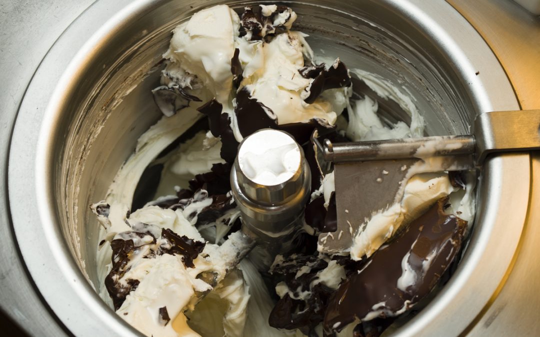 Peut-on mettre des ingrédients tièdes dans la turbine à glace ?