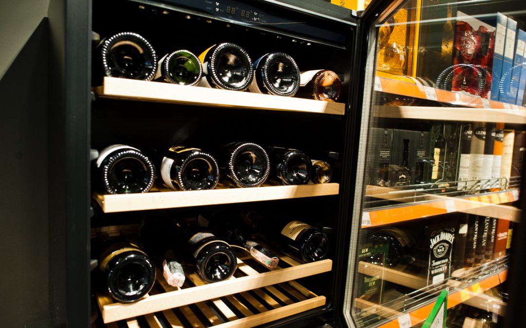 Quels accessoires choisir pour une cave à vin ?