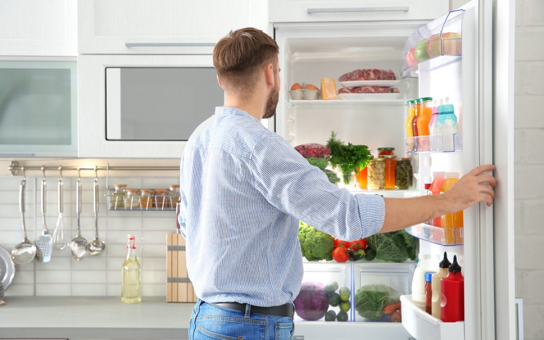 Le réfrigérateur combiné : l&rsquo;appareil 2-1 sans perdre d&rsquo;espace en cuisine