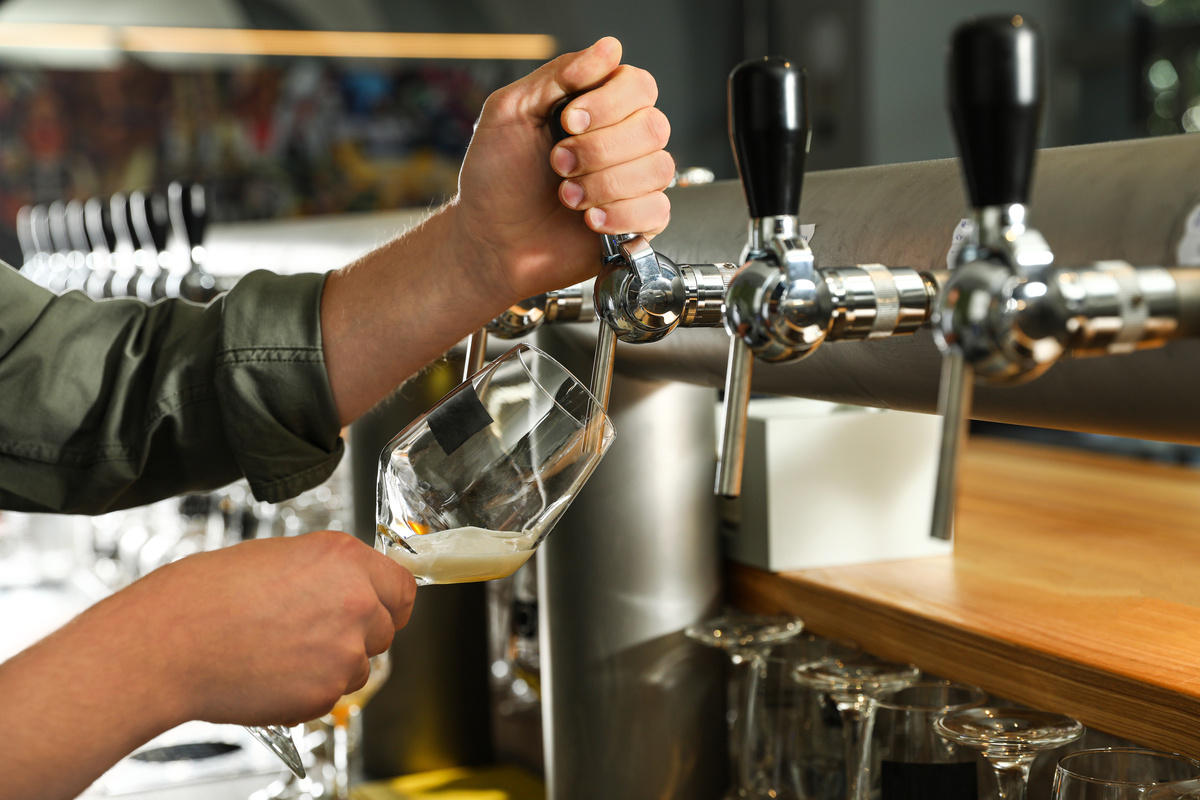Pompe-a-biere-a-bar