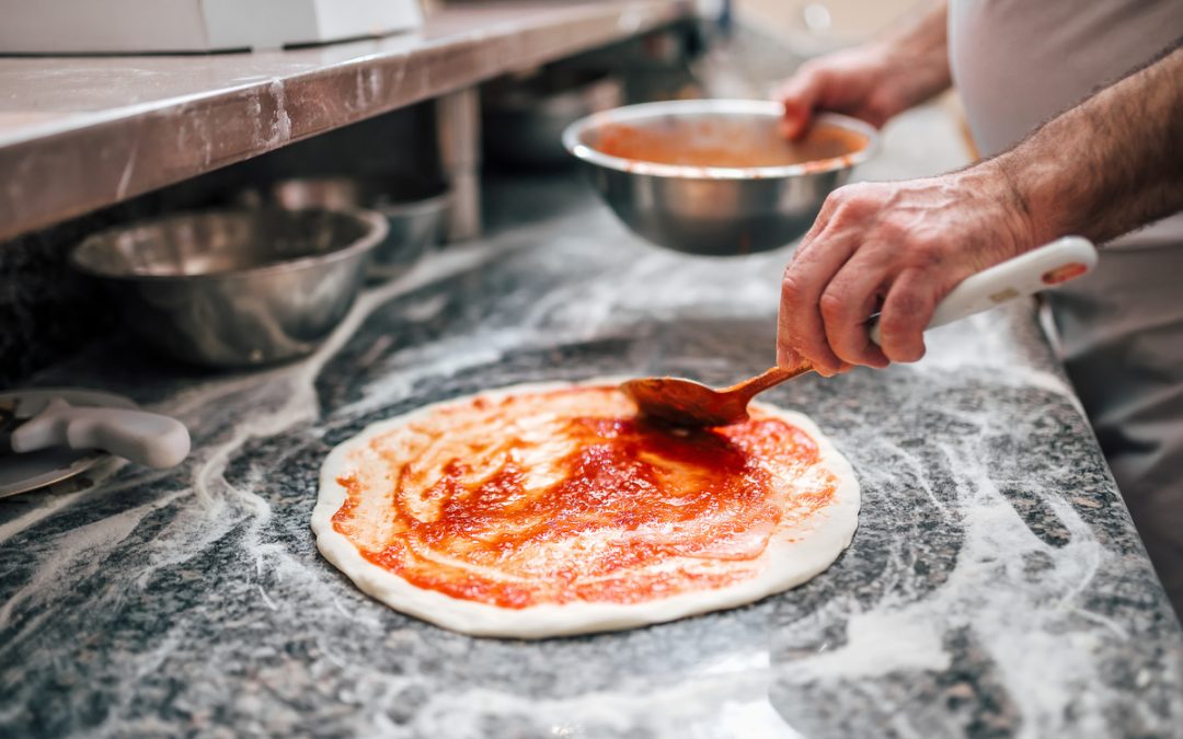 Meuble pizzaïolo réfrigéré 2 portes : avantages du plan de travail en granit