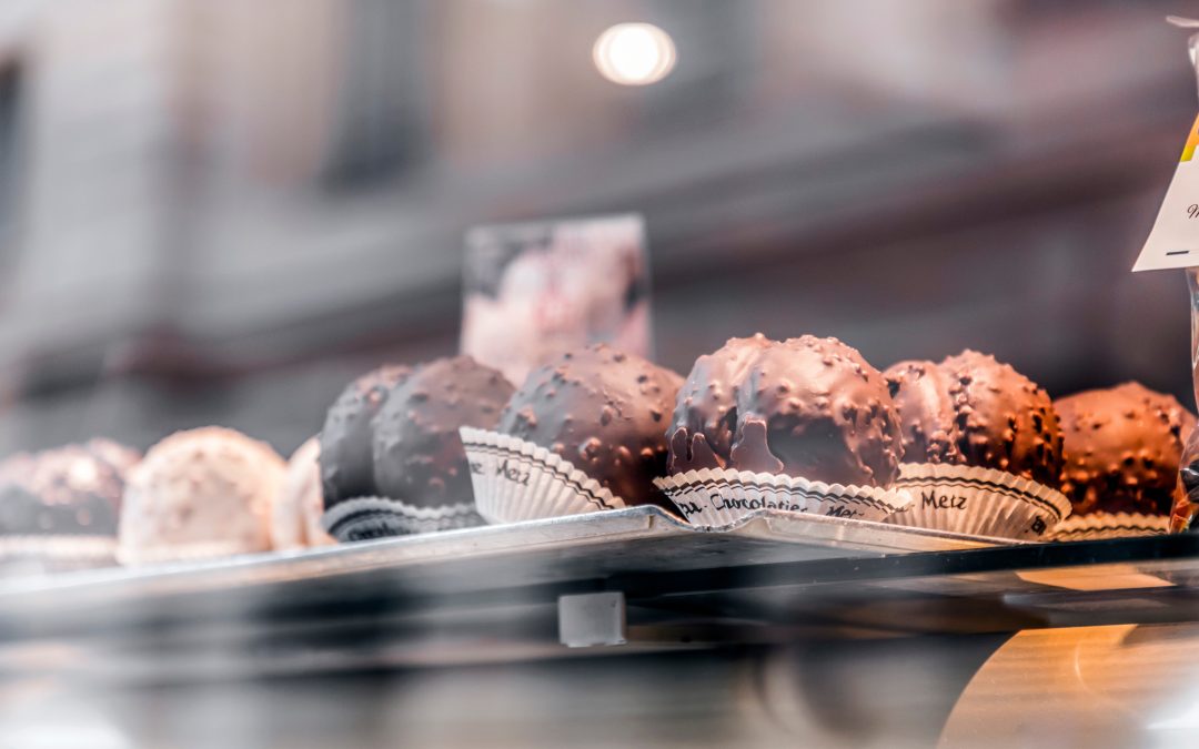 Vitrine chocolat : laquelle choisir pour votre établissement ?