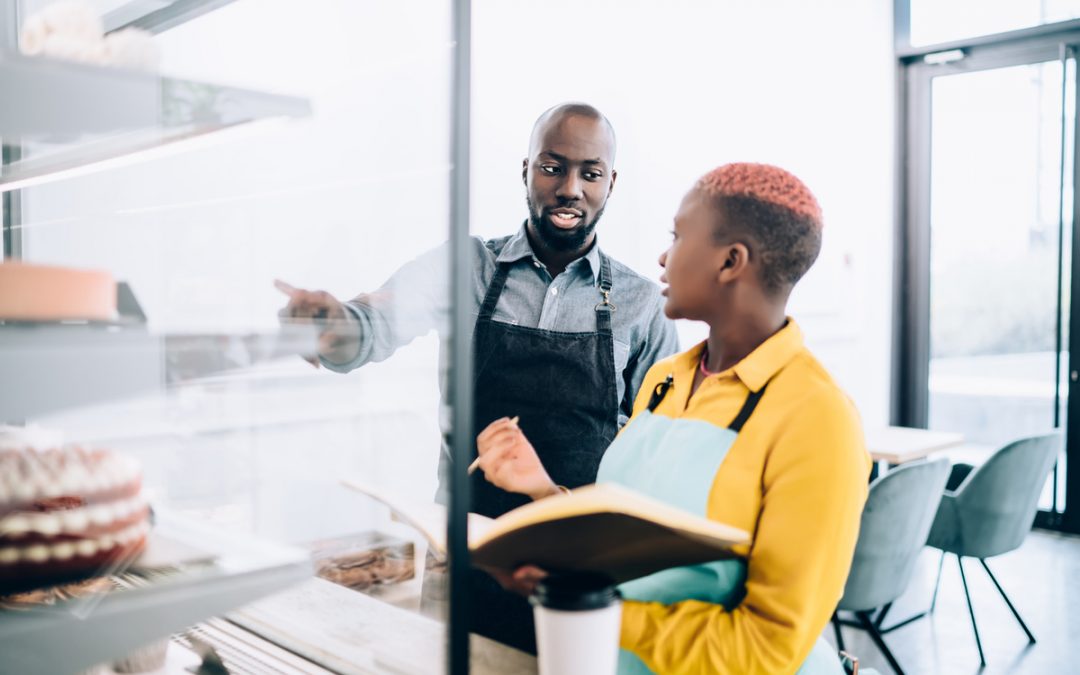 Comment enlever les odeurs dans une vitrine à pâtisserie ?