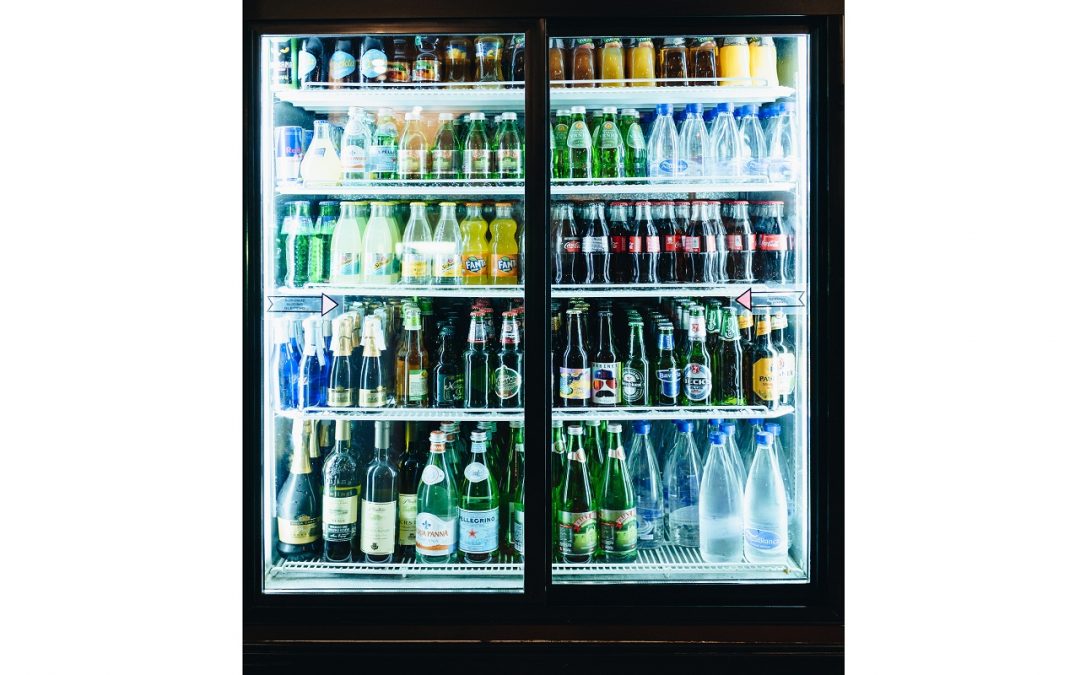 Frigo vitrine double portes battantes : lequel choisir ?
